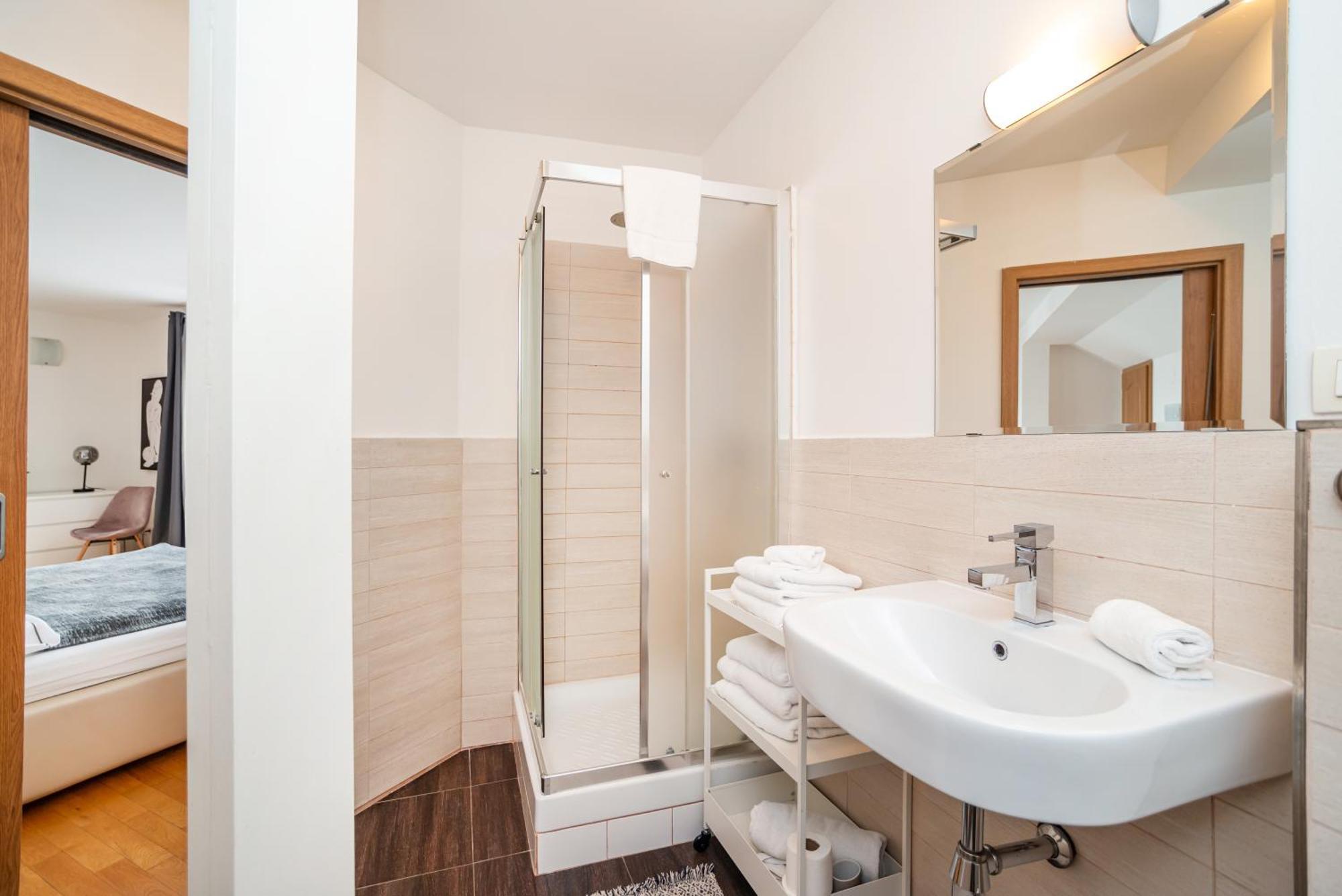 Lavish And Chic Duplex Apartamento *