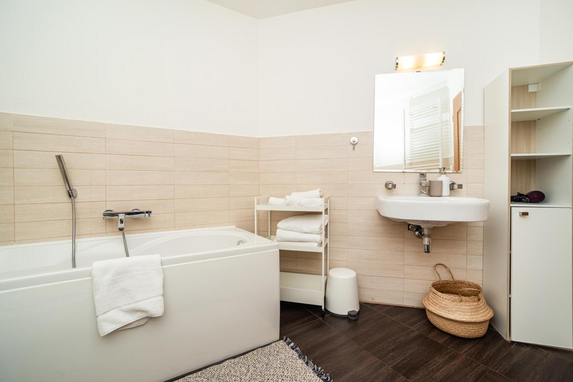 Lavish And Chic Duplex Apartamento Praga