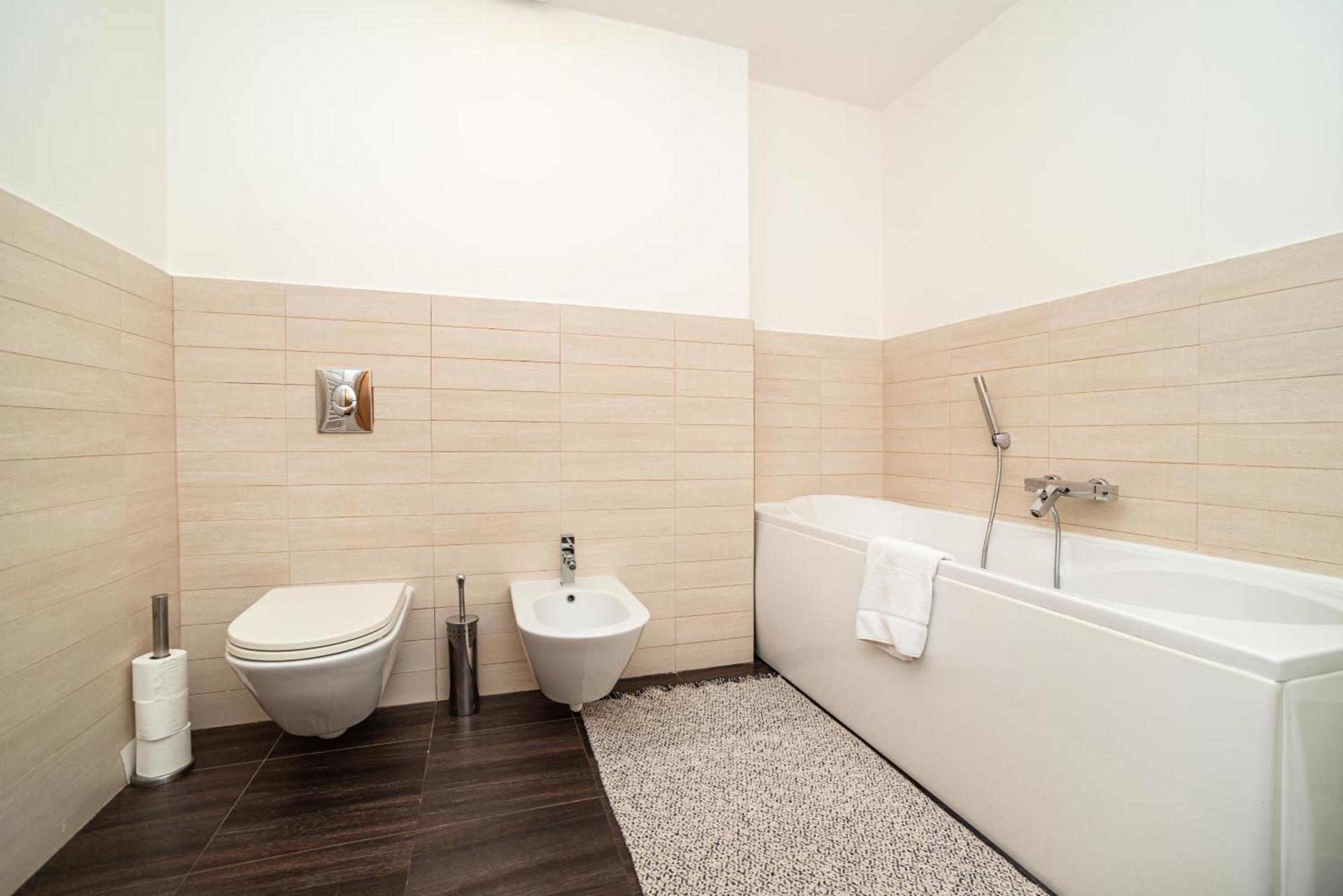 Lavish And Chic Duplex Apartament Praga