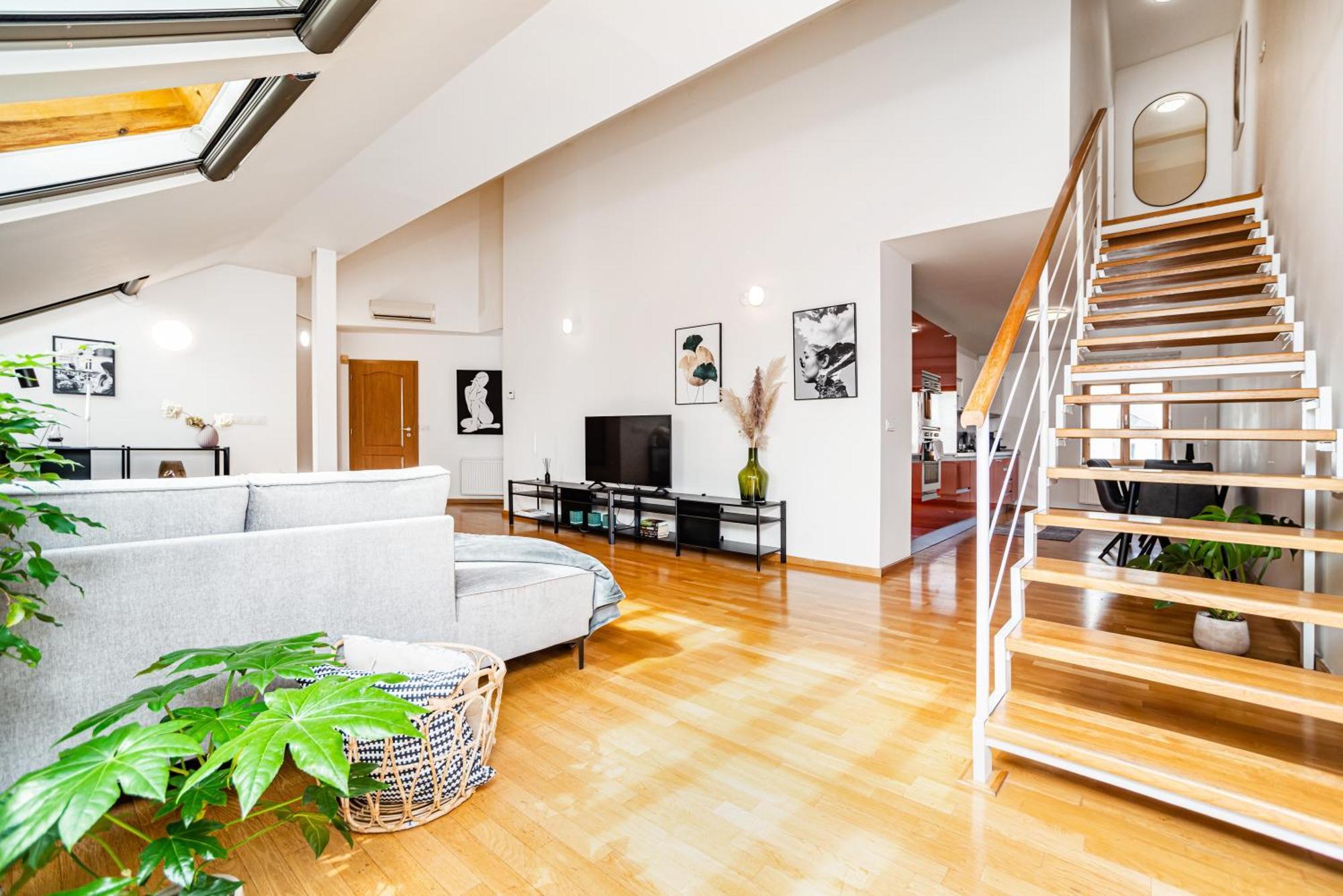 Apartament Lavish And Chic Duplex